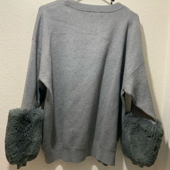 Saks fifth avenue faux fur cuff sweater NWOT - Picture 8 of 13